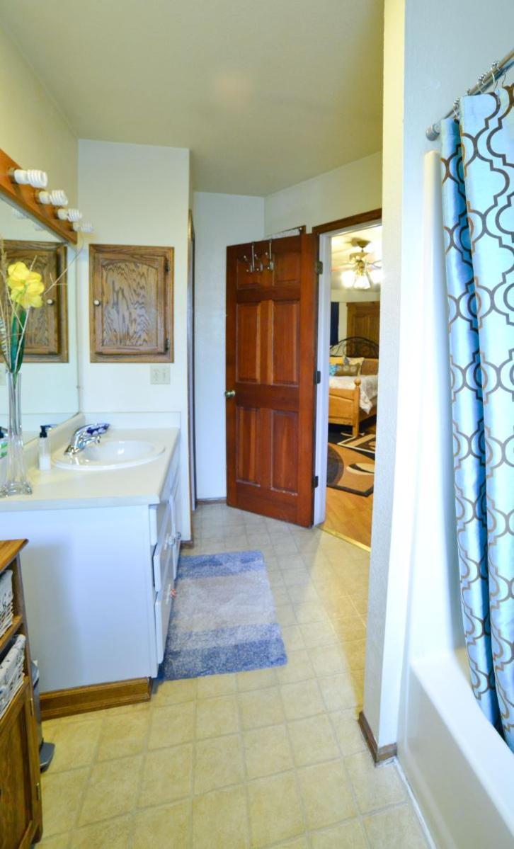 1729_Arborway Villa Colorado Springs Szoba fotó